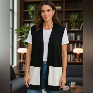 CHICOS COLORBLOCK SLEEVELESS BLACK & WHITE CASUAL OPEN FRONT LONG VEST SIZE 8-10